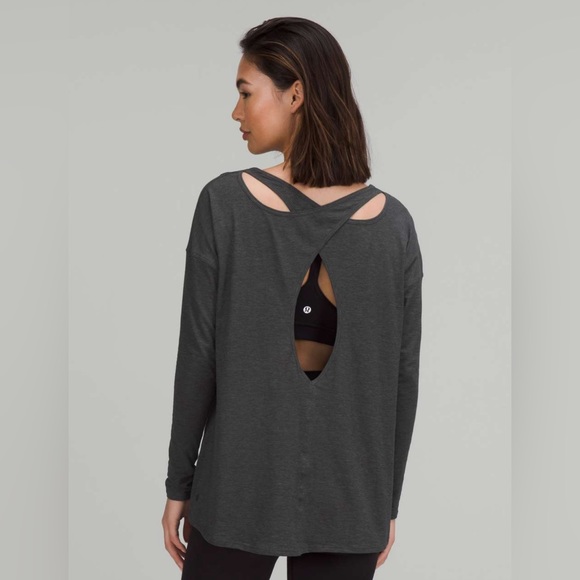 Lululemon Back Into It Long Sleeve Shirt
Heathered Black - Picture 1 of 10